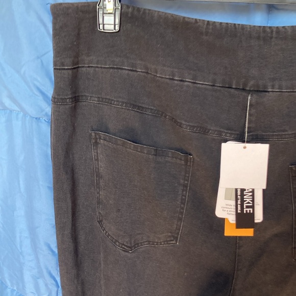 Ruby rd Tencel blend raw hem pull on ankle pant size 2X - Picture 9 of 17